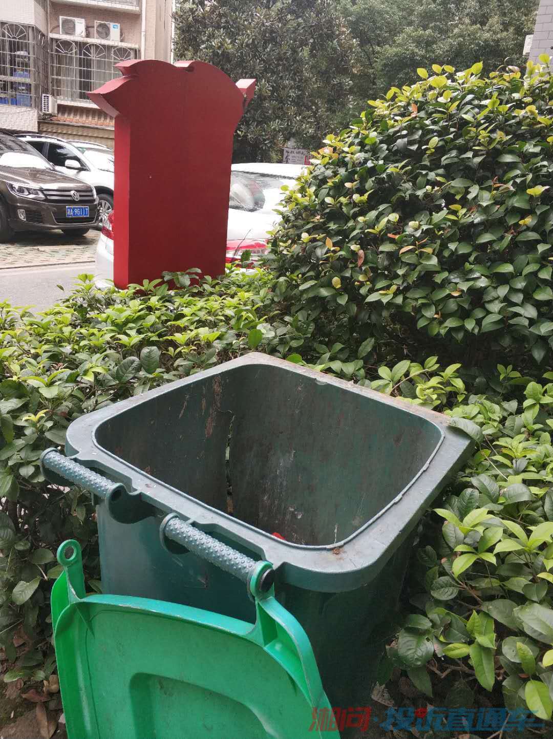 浏阳市早城一期 小区垃圾桶破损长期不更换
