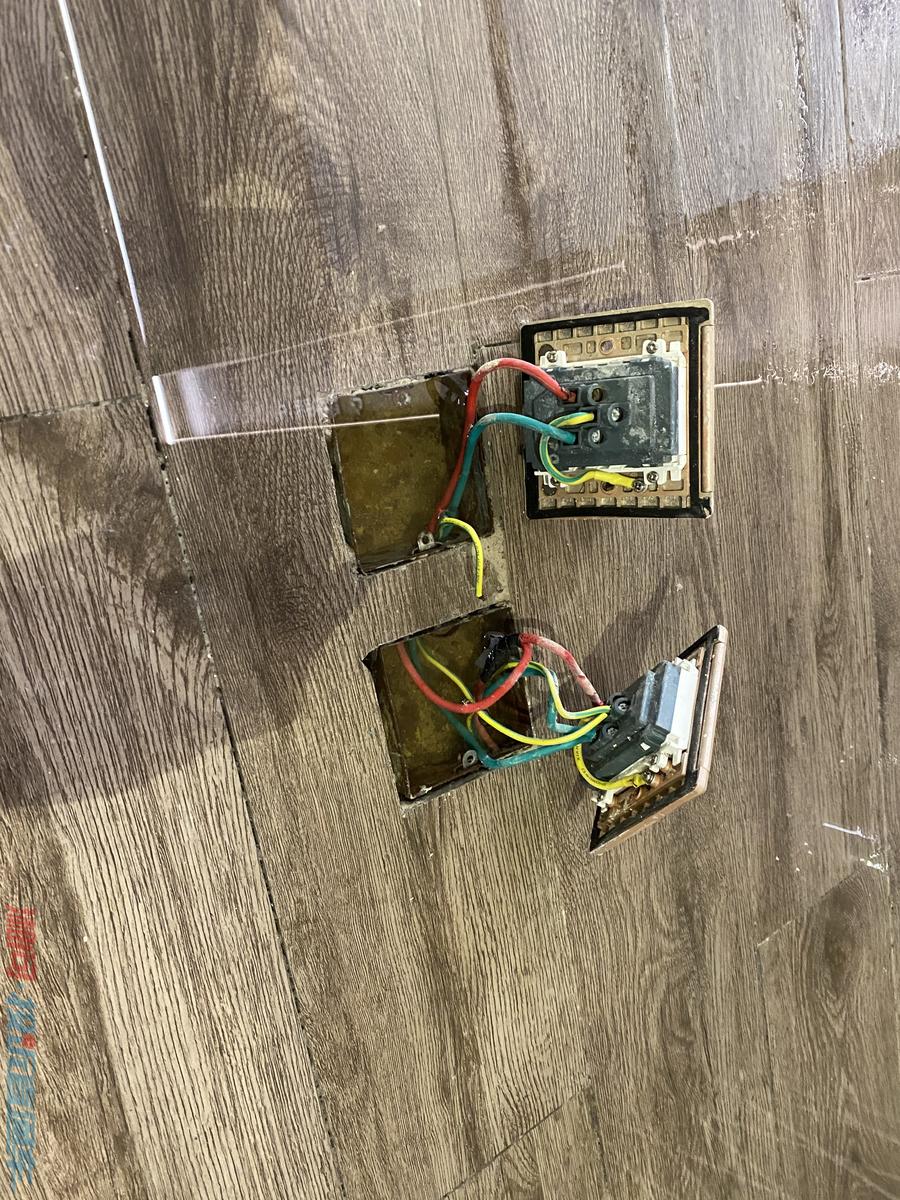 地插泡在水里有很大的安全隐患